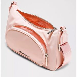 Lululemon Crossbody Bag with Nano Pouch 2L fusp one size